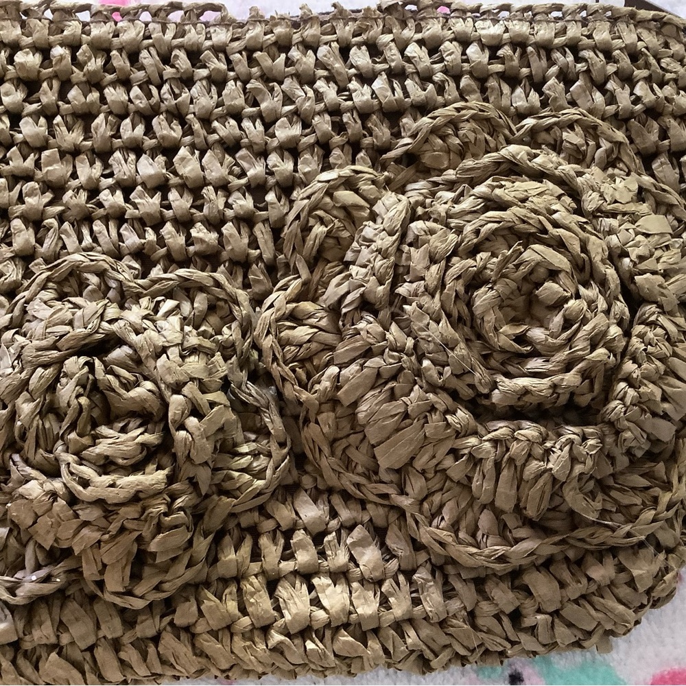 Old navy raffia clutch - Picture 5 of 5